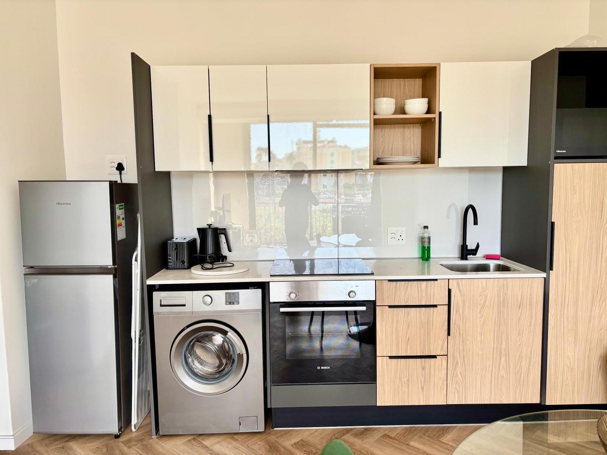 Modern Luxe On Park Apartment